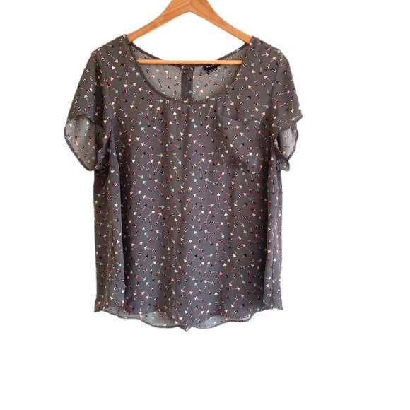 TORRID Abbey - Arrow Georgette Button Back Blouse - Picture 3 of 11